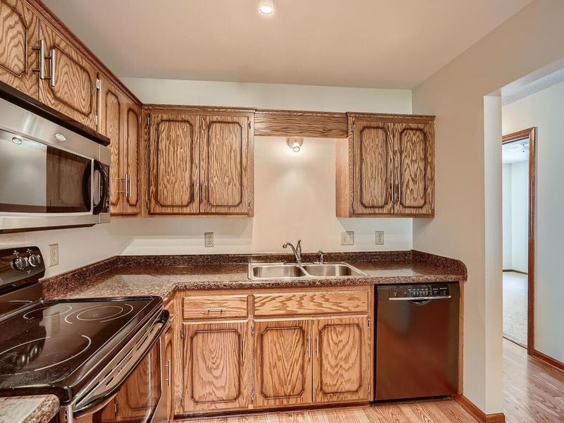 5181 149th St W, Apple Valley, MN 55124