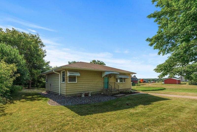 2590 Nelson Rd, Delano, MN 55328