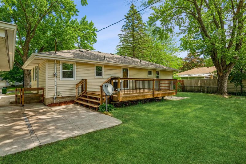 318 106th Ln NE, Blaine, MN 55434