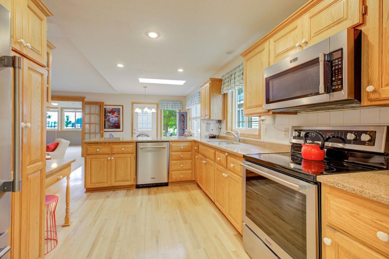 14 Willow Creek Dr, Waite Park, MN 56387