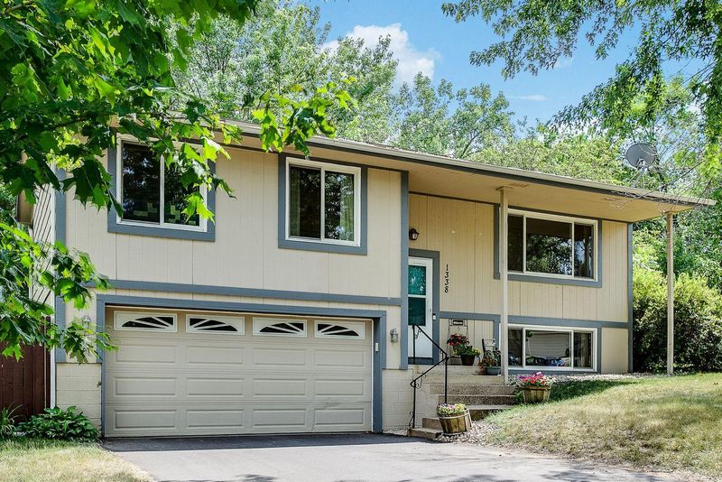 1338 Easter Ln, Eagan, MN 55123