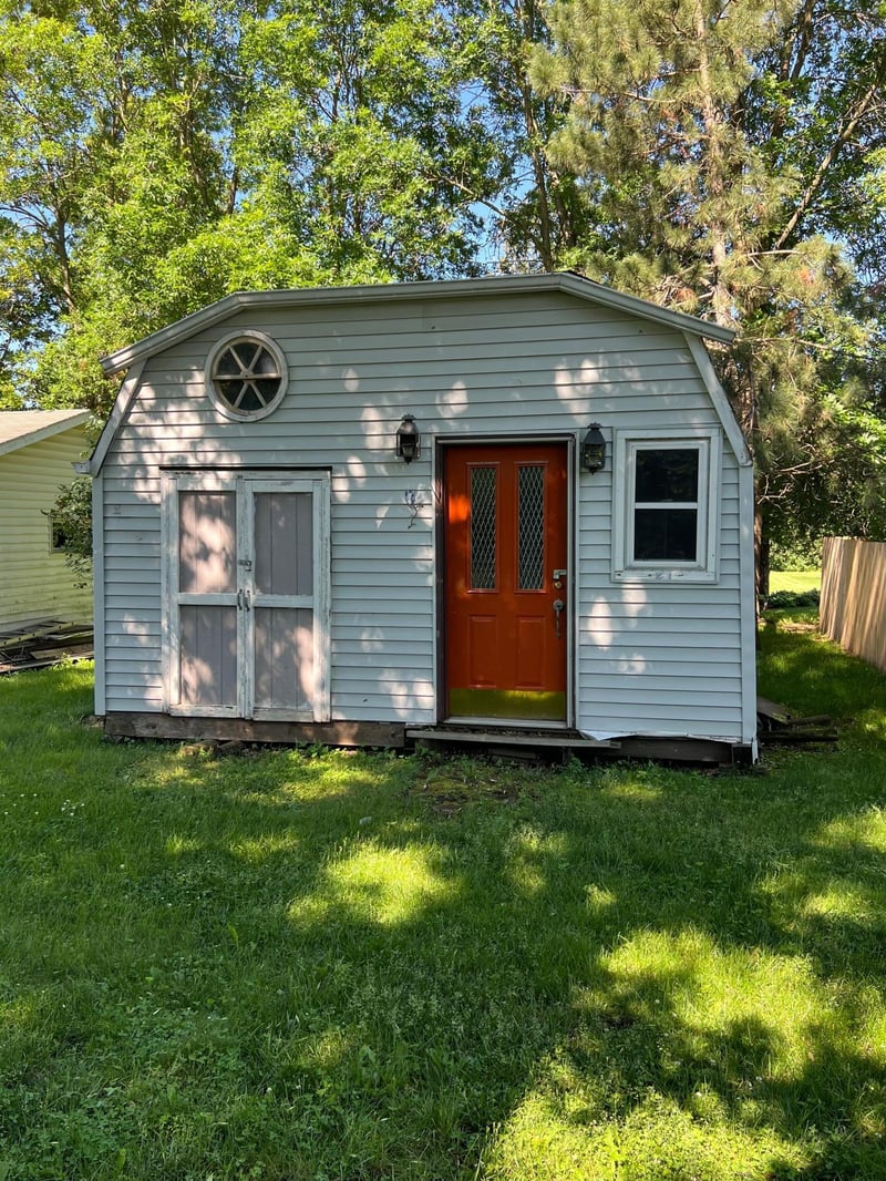 555 4th Ave NE, Mazeppa, MN 55956