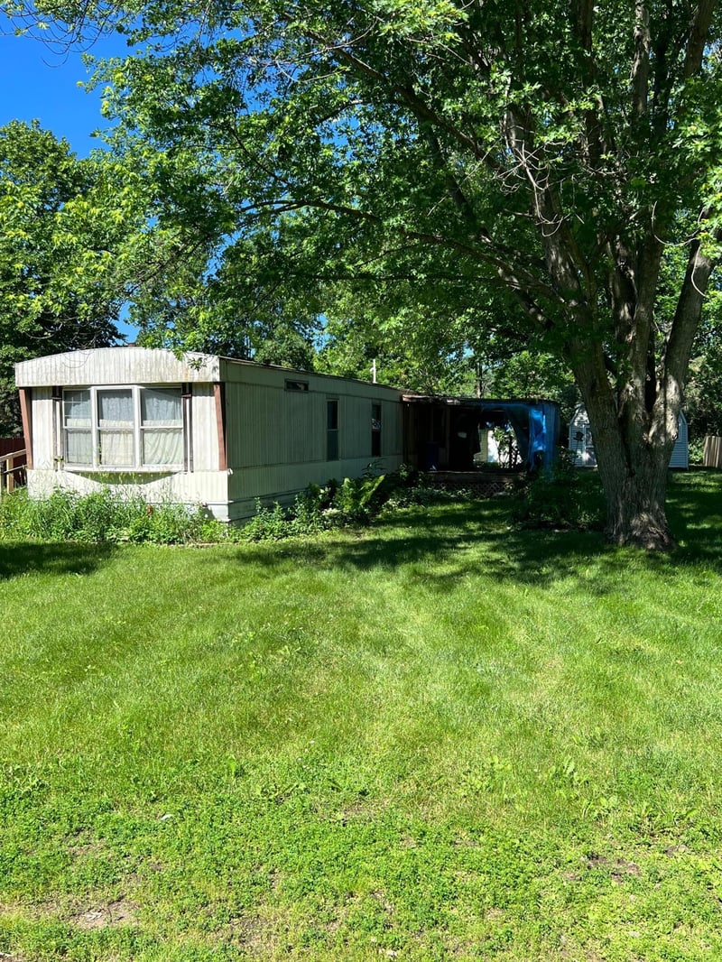 555 4th Ave NE, Mazeppa, MN 55956
