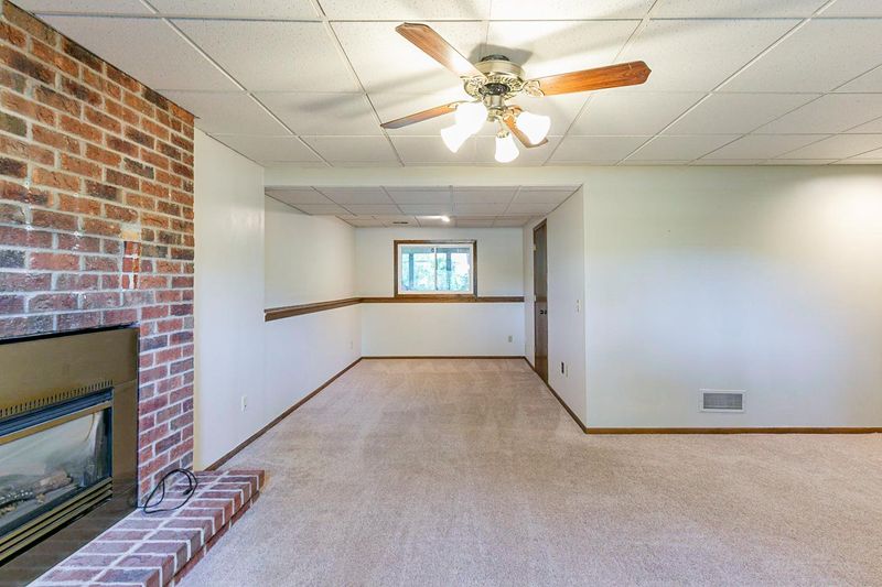 843 95th Ln NE, Blaine, MN 55434