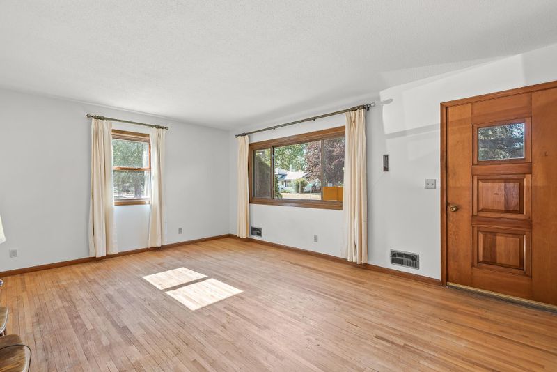1696 14th Ave, Saint Paul Park, MN 55071
