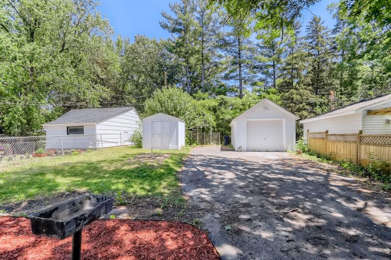 1784 Eustis St, Lauderdale, MN 55113