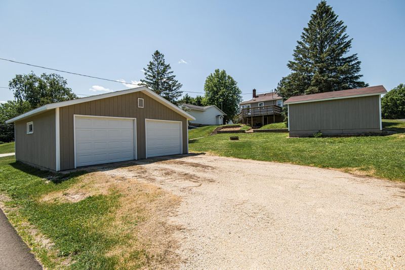 407 Whitewater Ave, Saint Charles, MN 55972