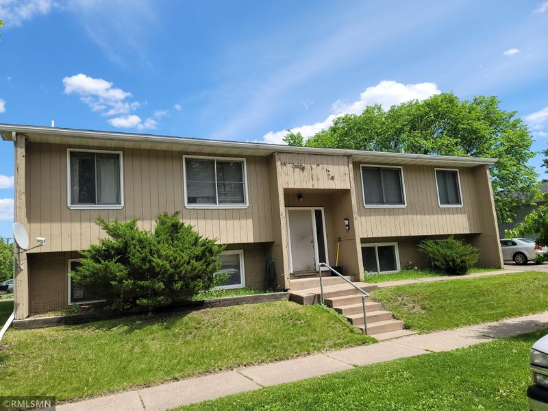 870 Albert St N, Saint Paul, MN 55104