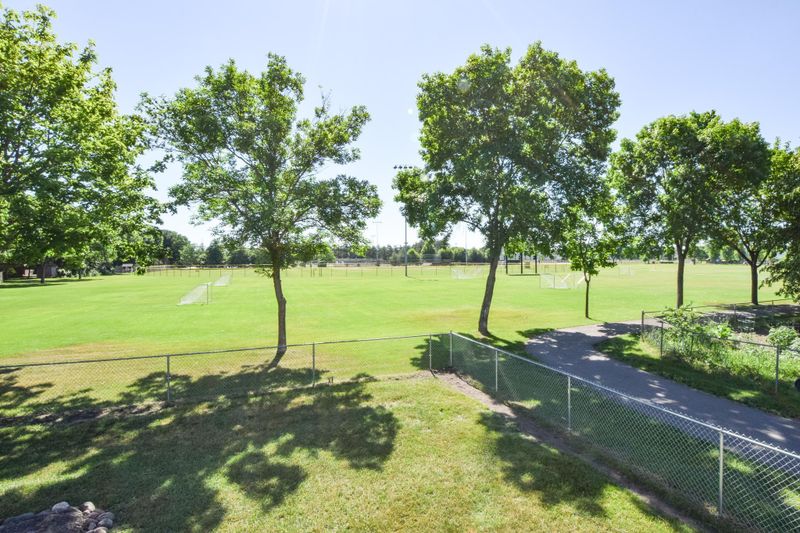 11880 Pennsylvania Ave N, Champlin, MN 55316