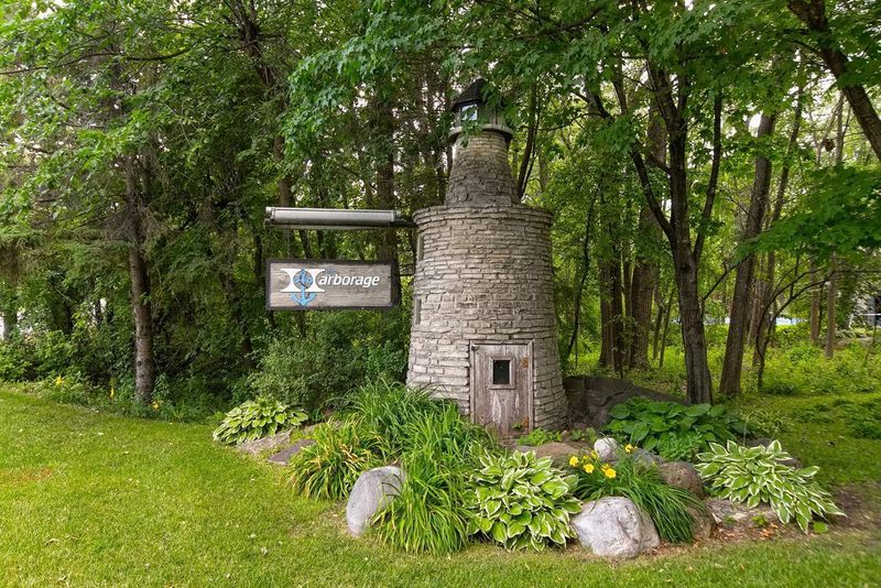 6668 Smithtown Rd, Excelsior, MN 55331