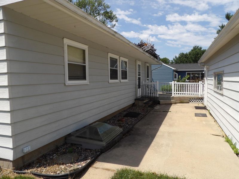 1921 2nd Ave SE, Austin, MN 55912