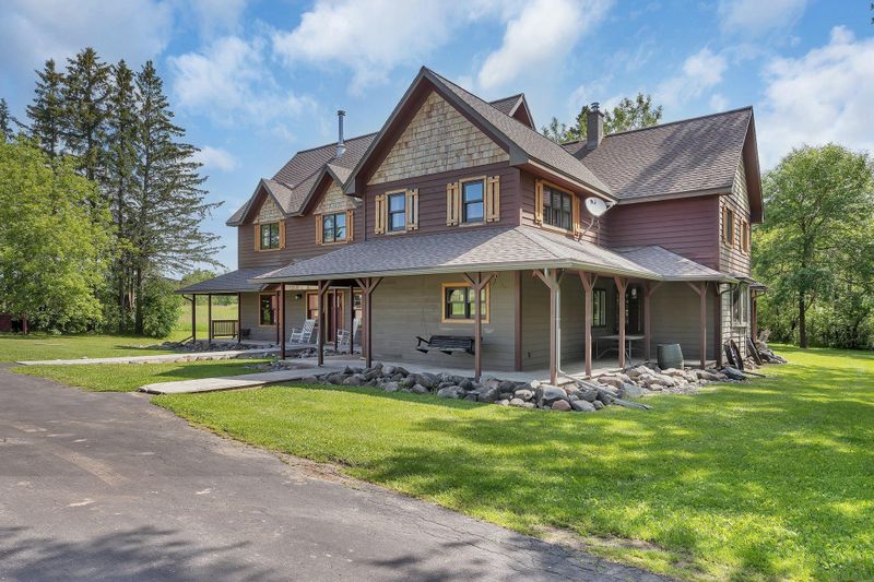 27 W Stark Rd, Esko, MN 55733