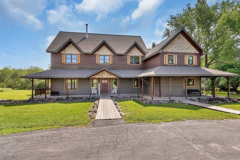 27 W Stark Rd, Esko, MN 55733