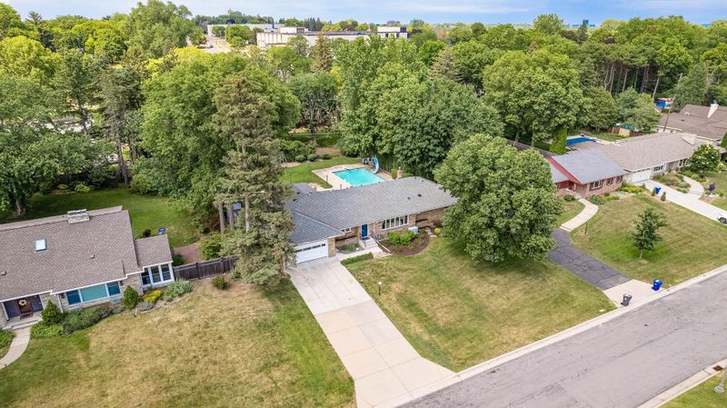 2141 Upper Saint Dennis Rd, Saint Paul, MN 55116