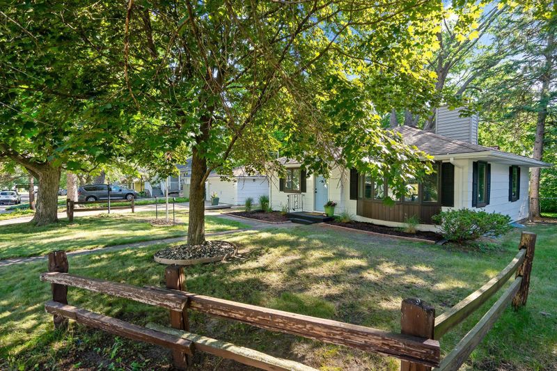 2108 William St, Roseville, MN 55113