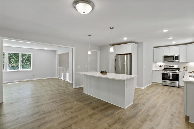 210 Glenmoor Ln, Long Lake, MN 55356