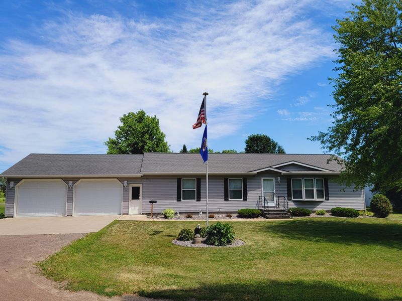 120 3rd Ave E, Hanley Falls, MN 56245