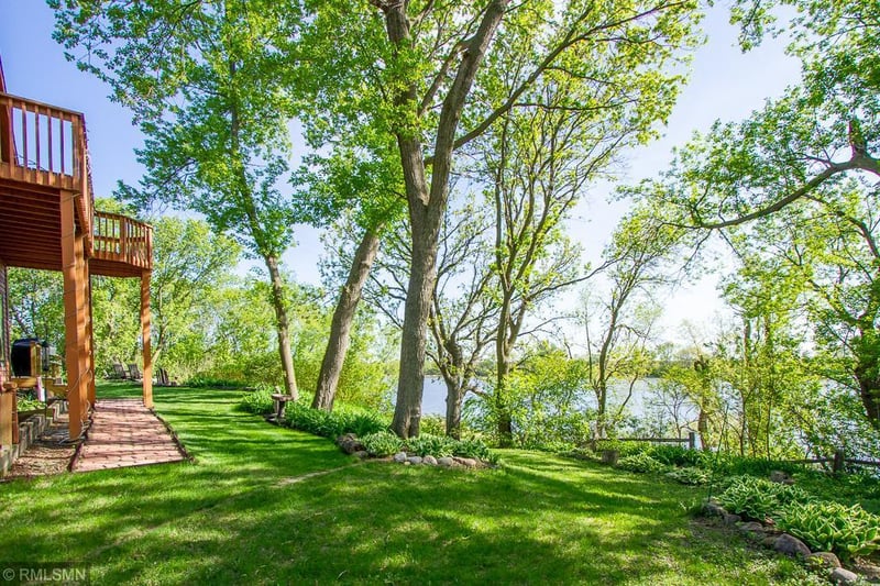 33022 Marie Ln, Saint Peter, MN 56082