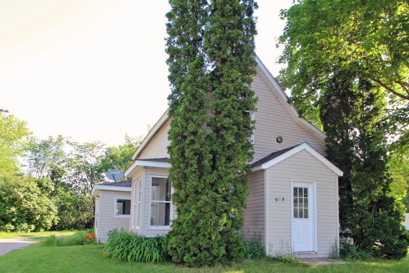 609 13th Ave W, Alexandria, MN 56308