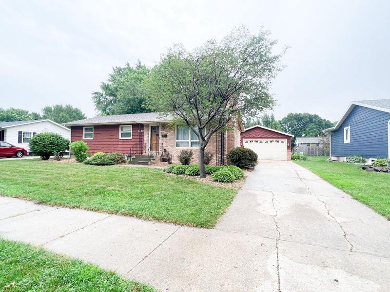 1720 Rust Rd, Worthington, MN 56187