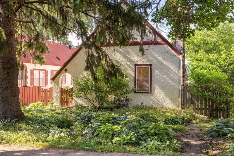 1657 Randolph Ave, Saint Paul, MN 55105