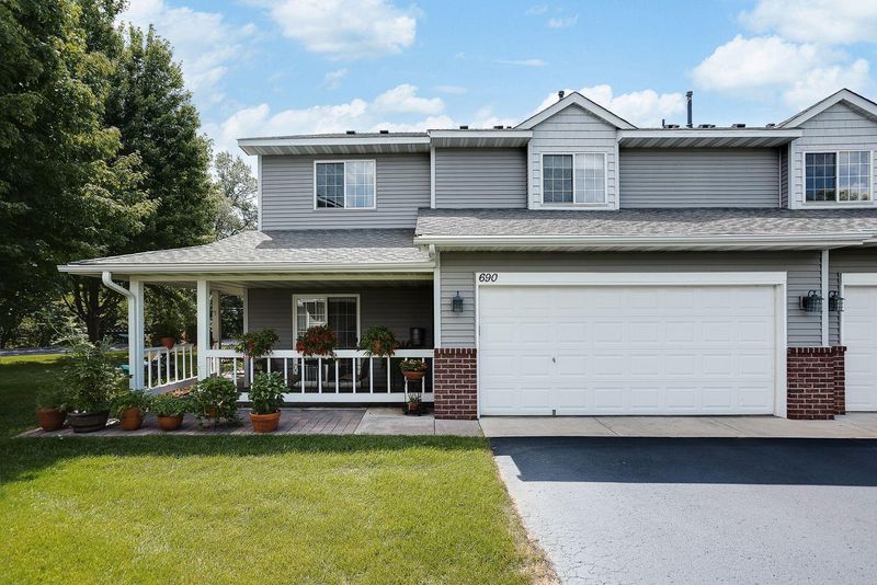 690 Oak Ln, Lino Lakes, MN 55014