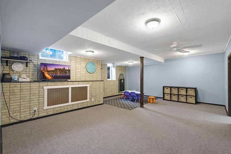 45 Ivy Ave SE, Richmond, MN 56368