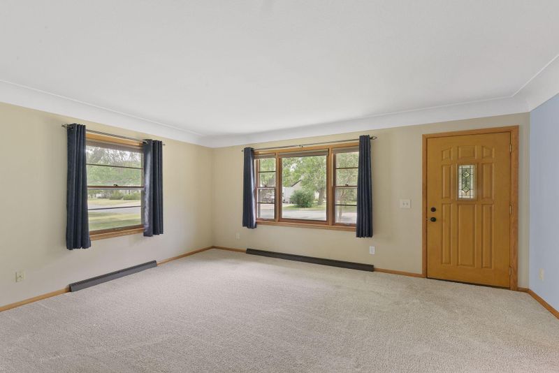 117 4th Ave SE, Osseo, MN 55369