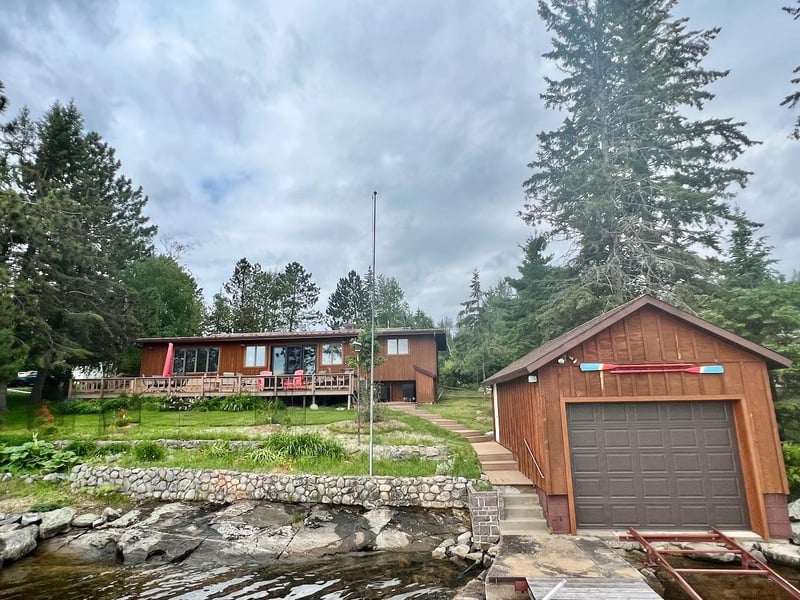 8978 E Wakemup Village Rd, Cook, MN 55723