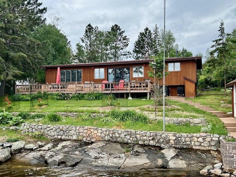 8978 E Wakemup Village Rd, Cook, MN 55723