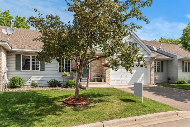 13021 Garrett Ln, Apple Valley, MN 55124