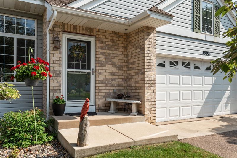 13021 Garrett Ln, Apple Valley, MN 55124