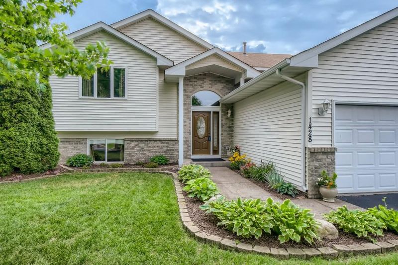 1428 154th Ln NW, Andover, MN 55304