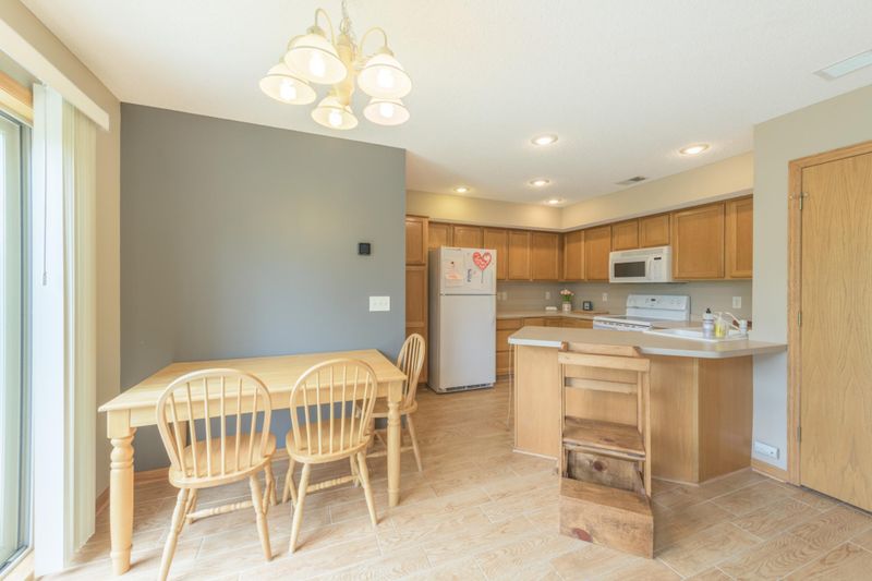 608 Bradbury Cir, Jordan, MN 55352
