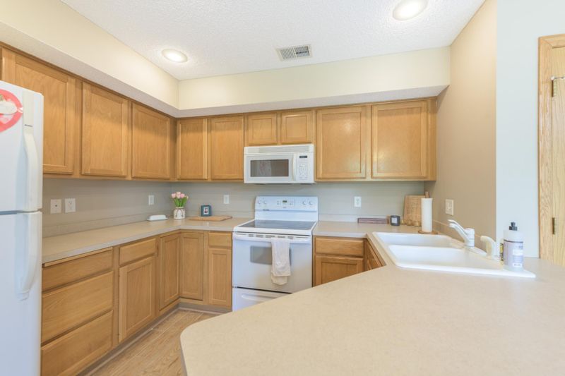 608 Bradbury Cir, Jordan, MN 55352