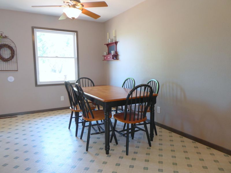 1772 17th St, Windom, MN 56101