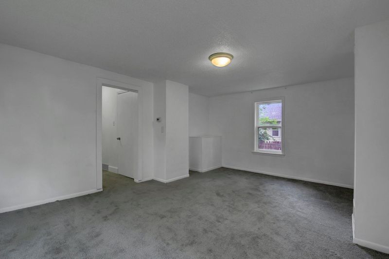 1233 Galtier St, Saint Paul, MN 55117