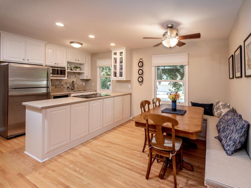 428 Walnut Ln, Apple Valley, MN 55124