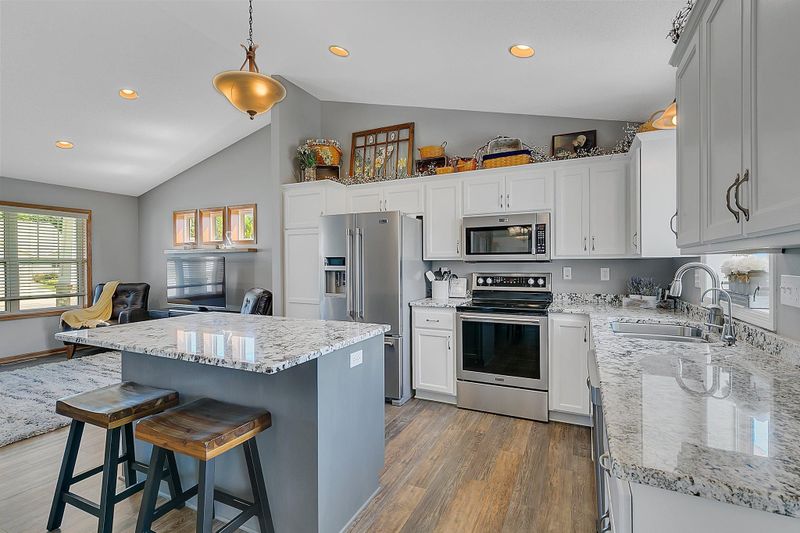 1086 29th St NE, Sauk Rapids, MN 56379