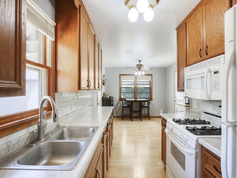 8528 Oakland Ave S, Bloomington, MN 55420