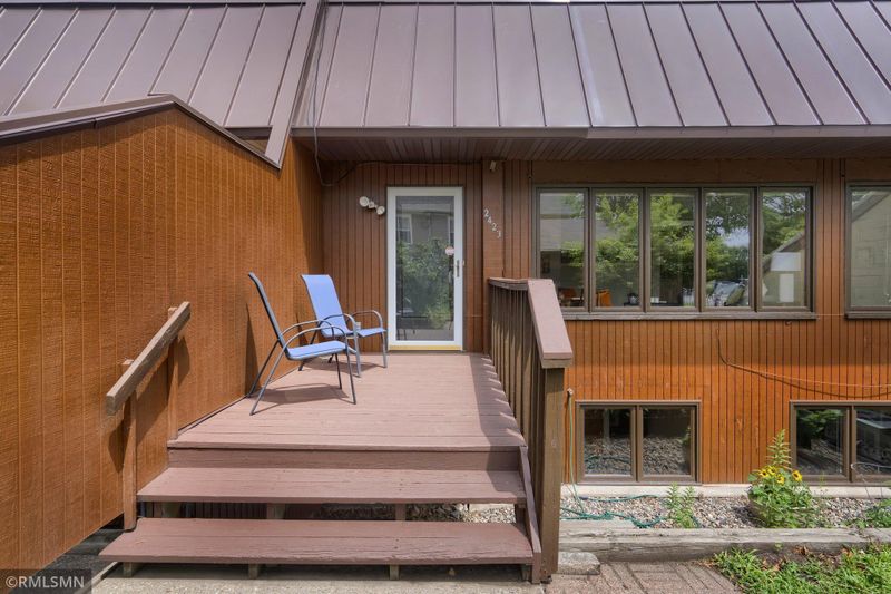 2423 S 9th St, Minneapolis, MN 55406