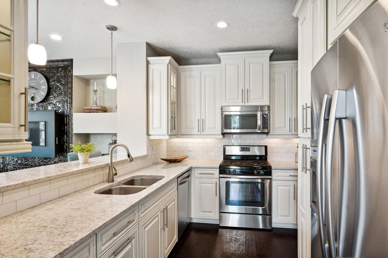 8412 Jonquil Ln N, Maple Grove, MN 55369