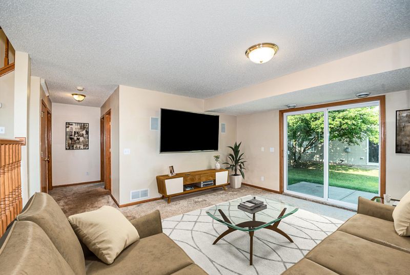 1508 Chartreux Ave, Shakopee, MN 55379
