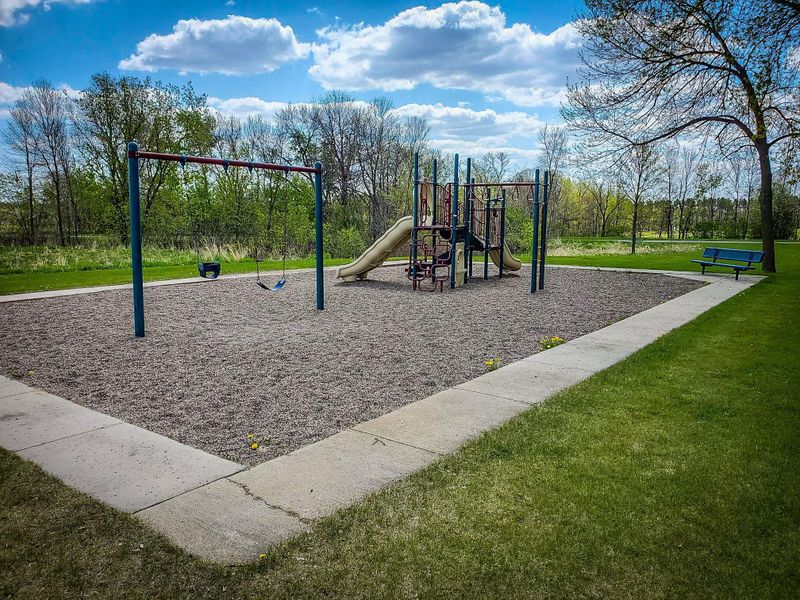 410 Highlands Dr, Albany, MN 56307