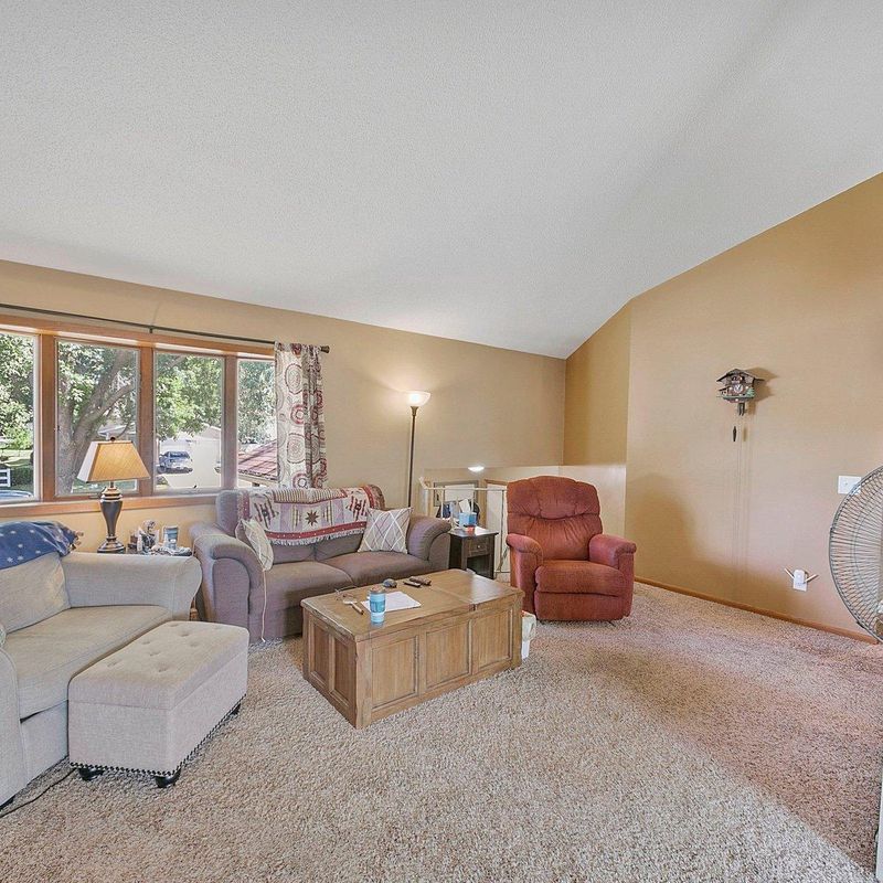 1180 Lincoln Ct, Saint Paul Park, MN 55071