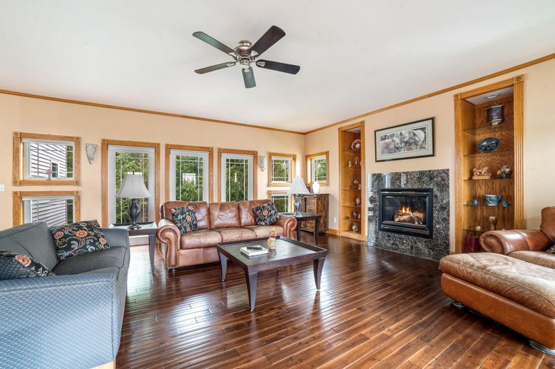 2915 W 15th St, Duluth, MN 55806