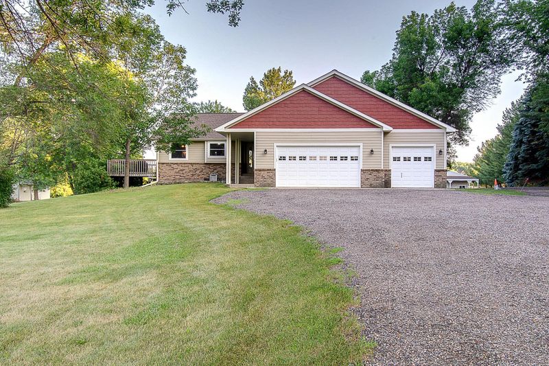 10045 240th St E, Lakeville, MN 55044