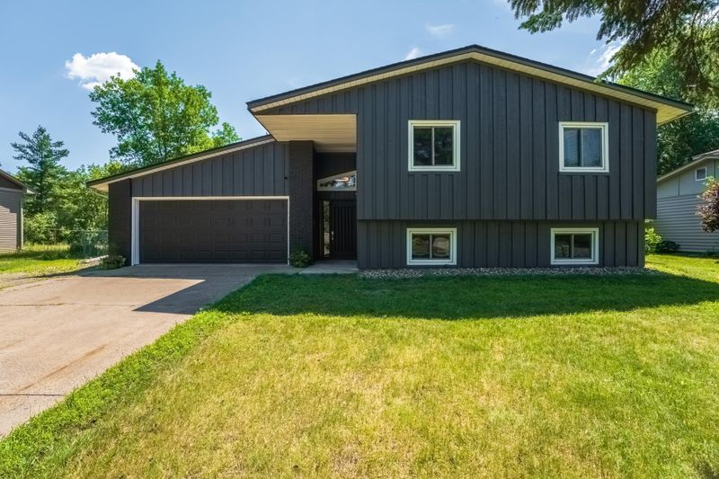 413 Edgewood Ave, Stillwater, MN 55082