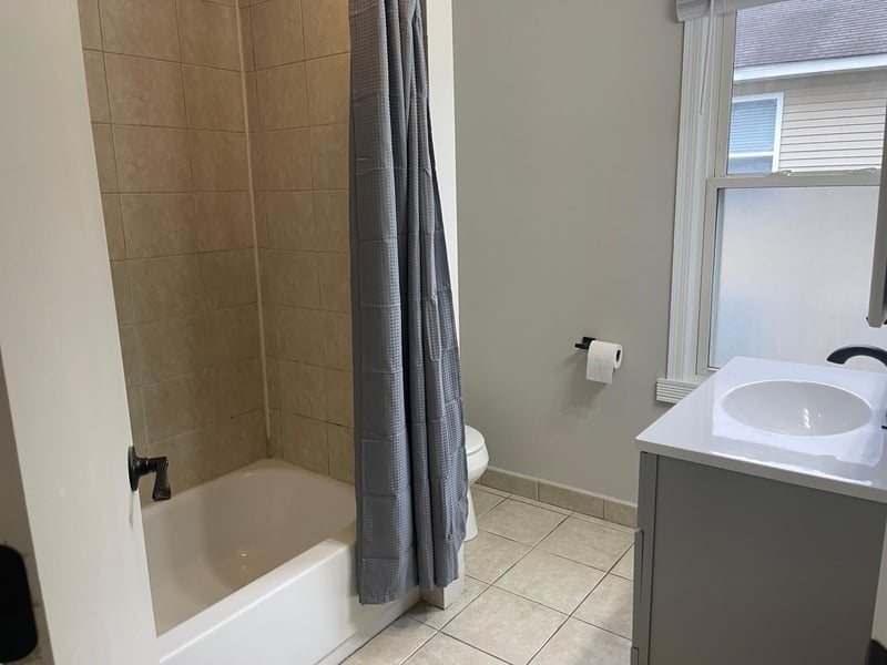 1016 Stinson St, Saint Paul, MN 55103