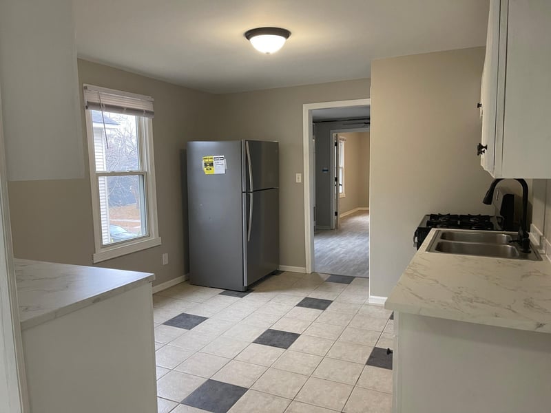 1016 Stinson St, Saint Paul, MN 55103